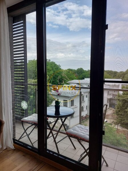 Kiseleff, view to park, 3 room apartment with garage. Pet friendly.